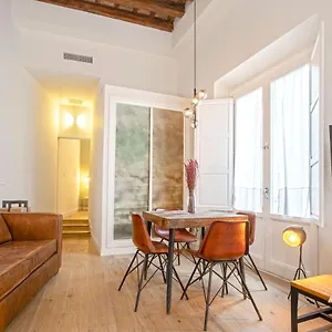 Genteel Plaza De Espana Apartment